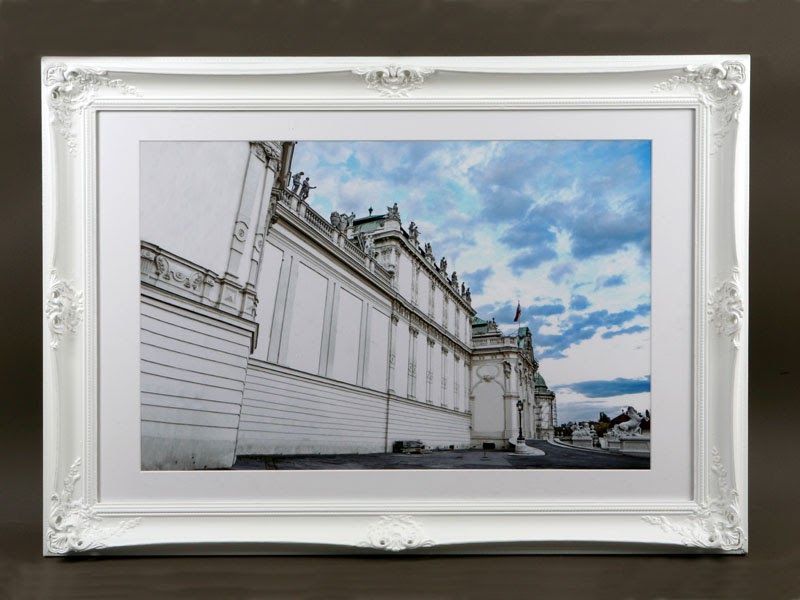 INSIDE - Image 12